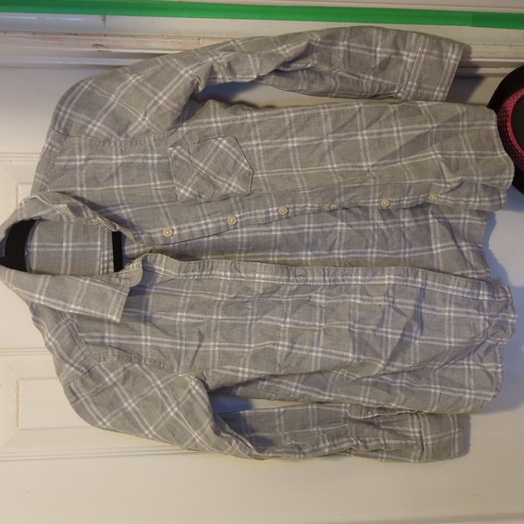 The Classic Shirt from Old Navy grey and white plaid - Picture 1 of 3